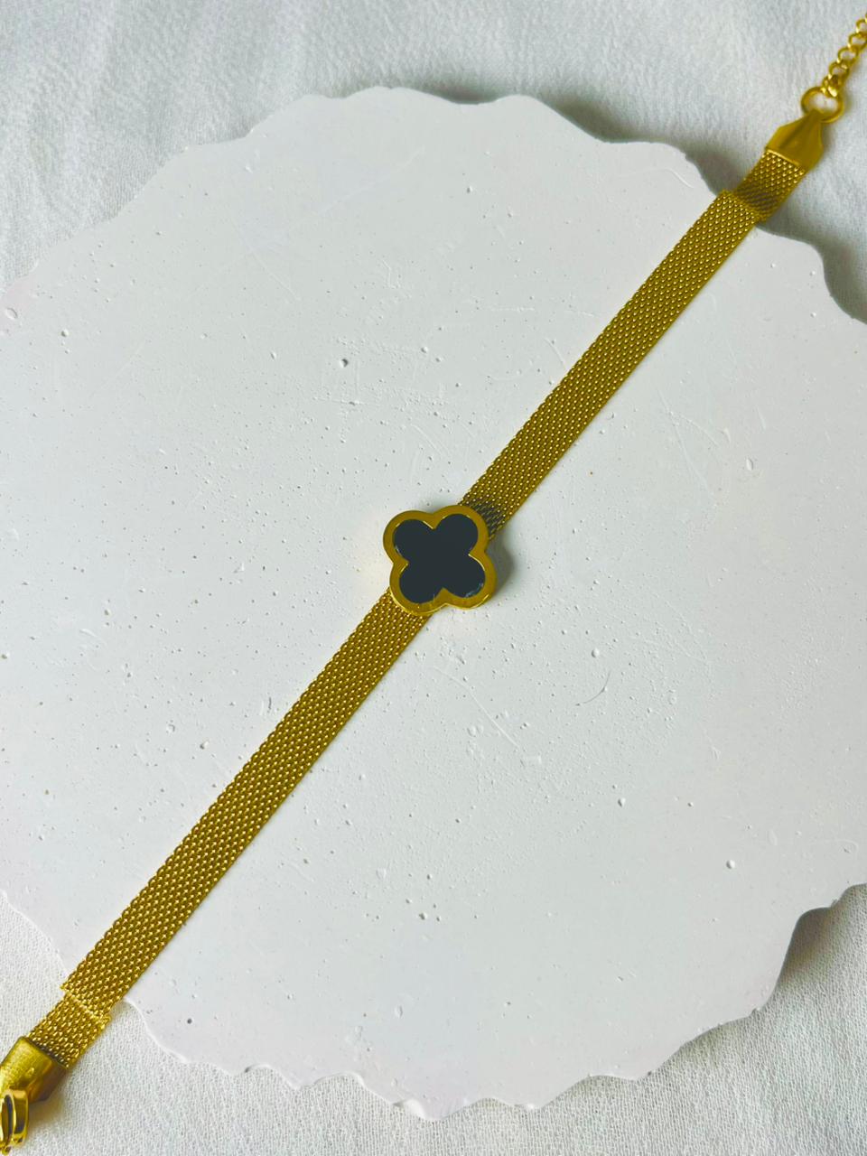 Gold plates clover chain bracelet