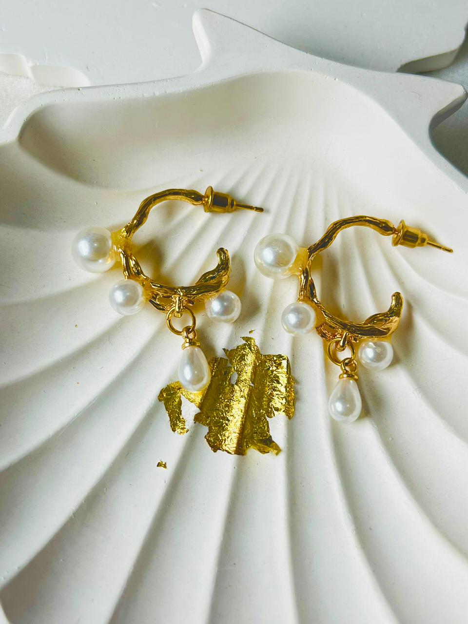 Golden White Pearl Earring