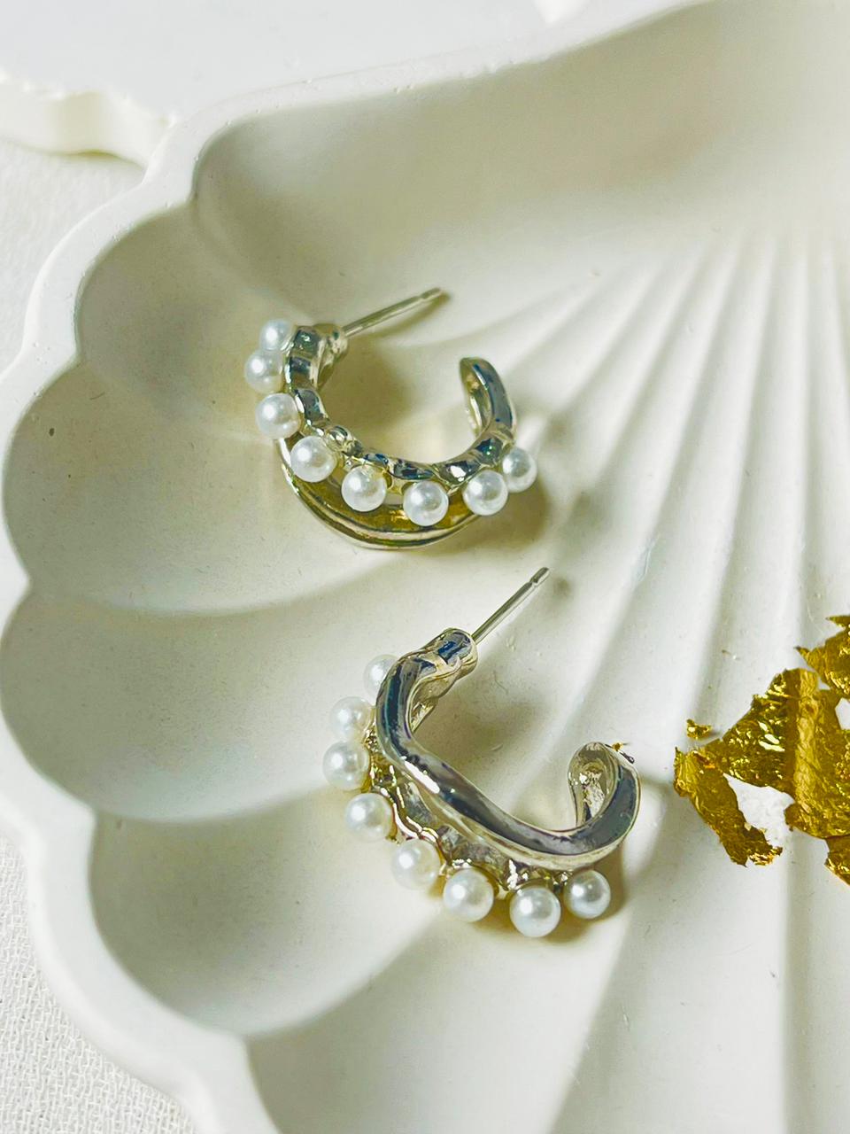 Silver White Pearl Stud