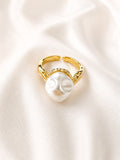 White Pearl ring 1