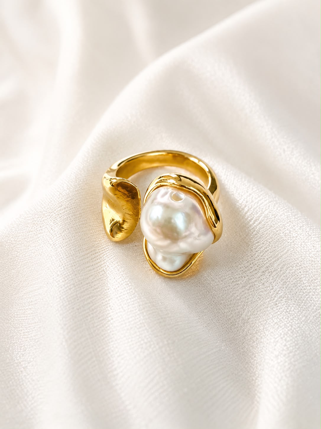 Pearl ring 4