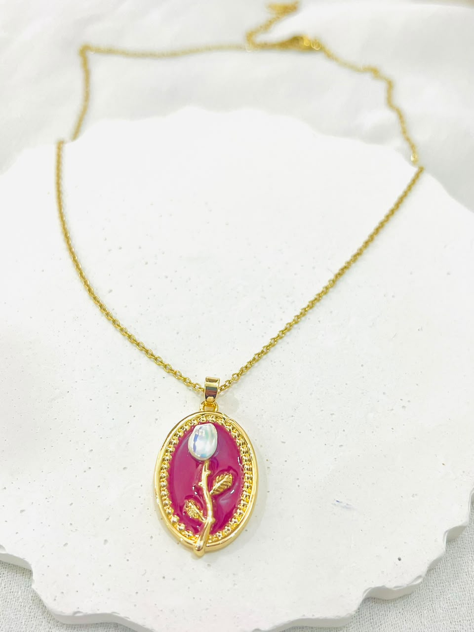 Rose shape pendent
