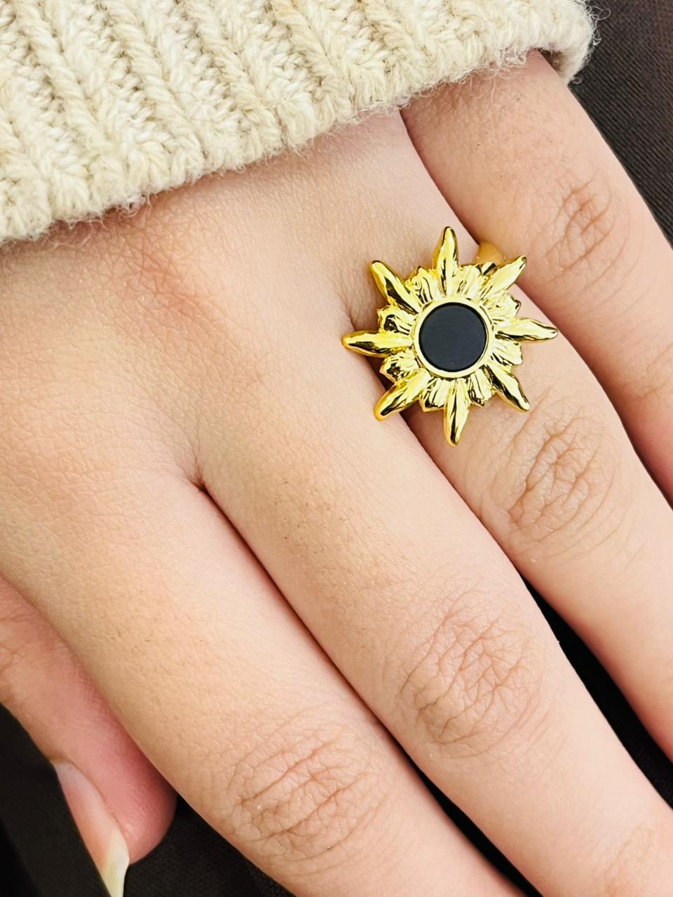 Black Flower Ring