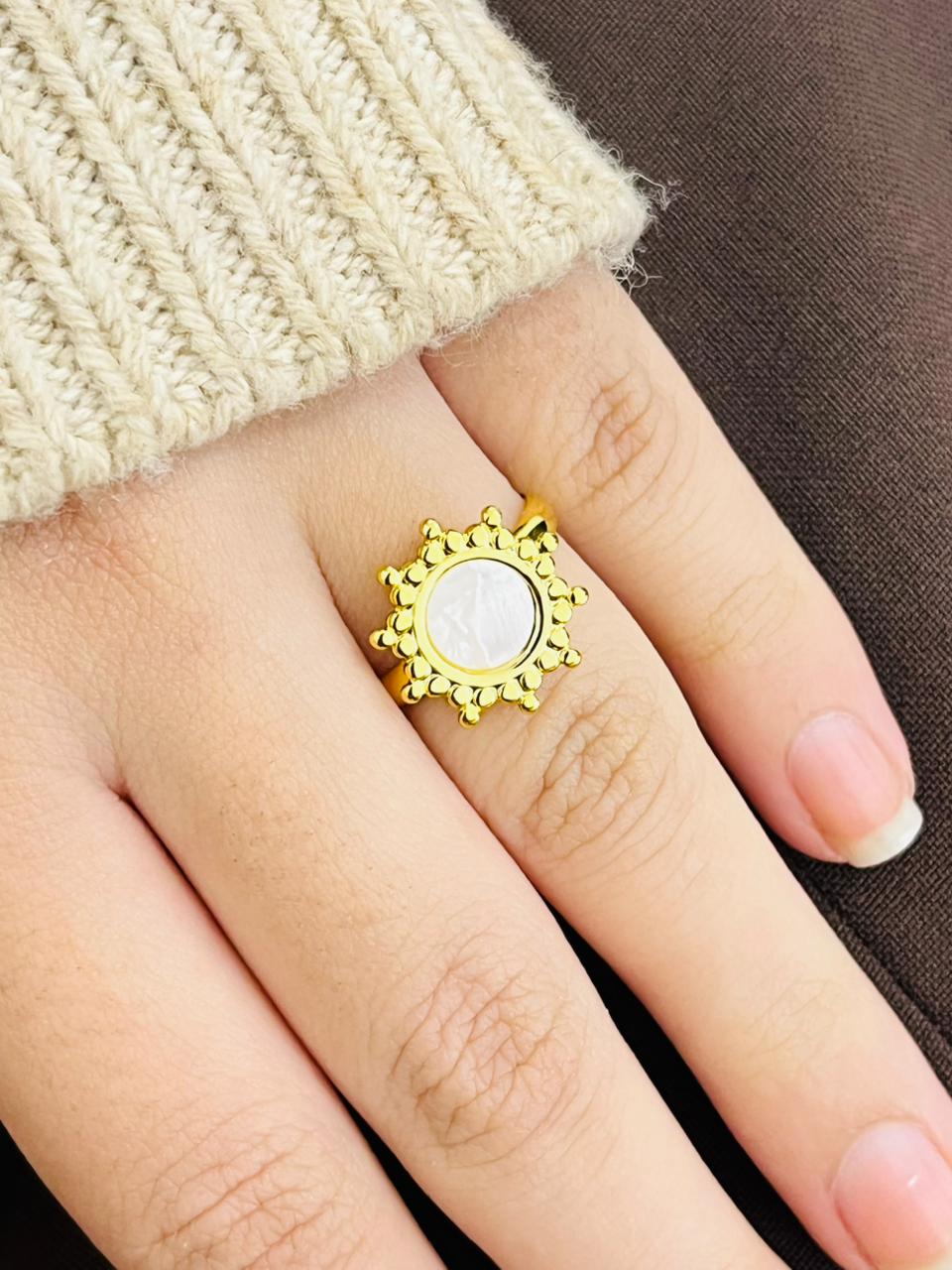 white Flower Ring