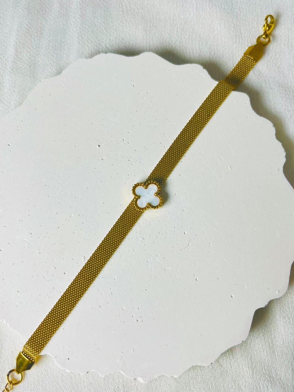 Gold plates clover chain bracelet